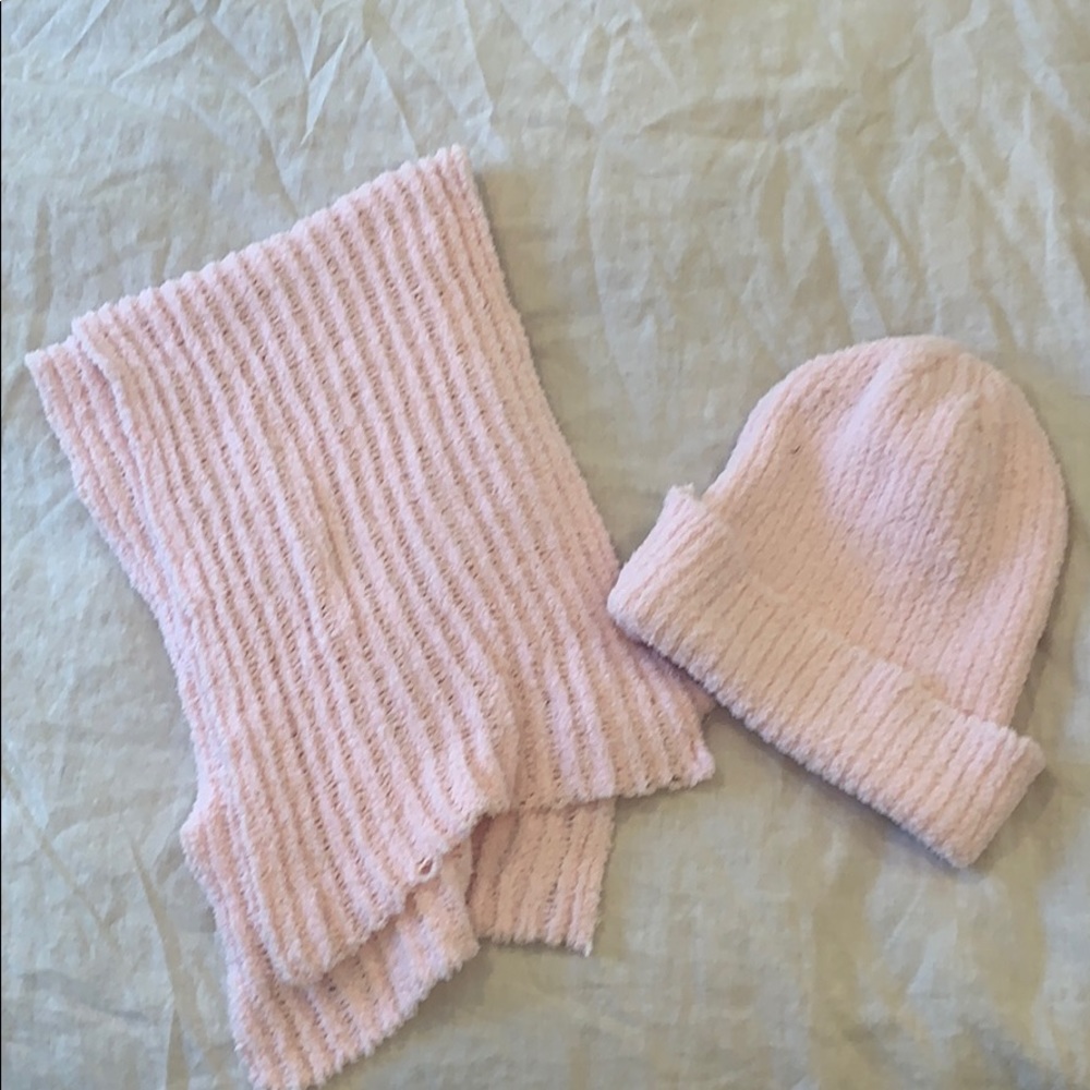 Light pink scarf and beani